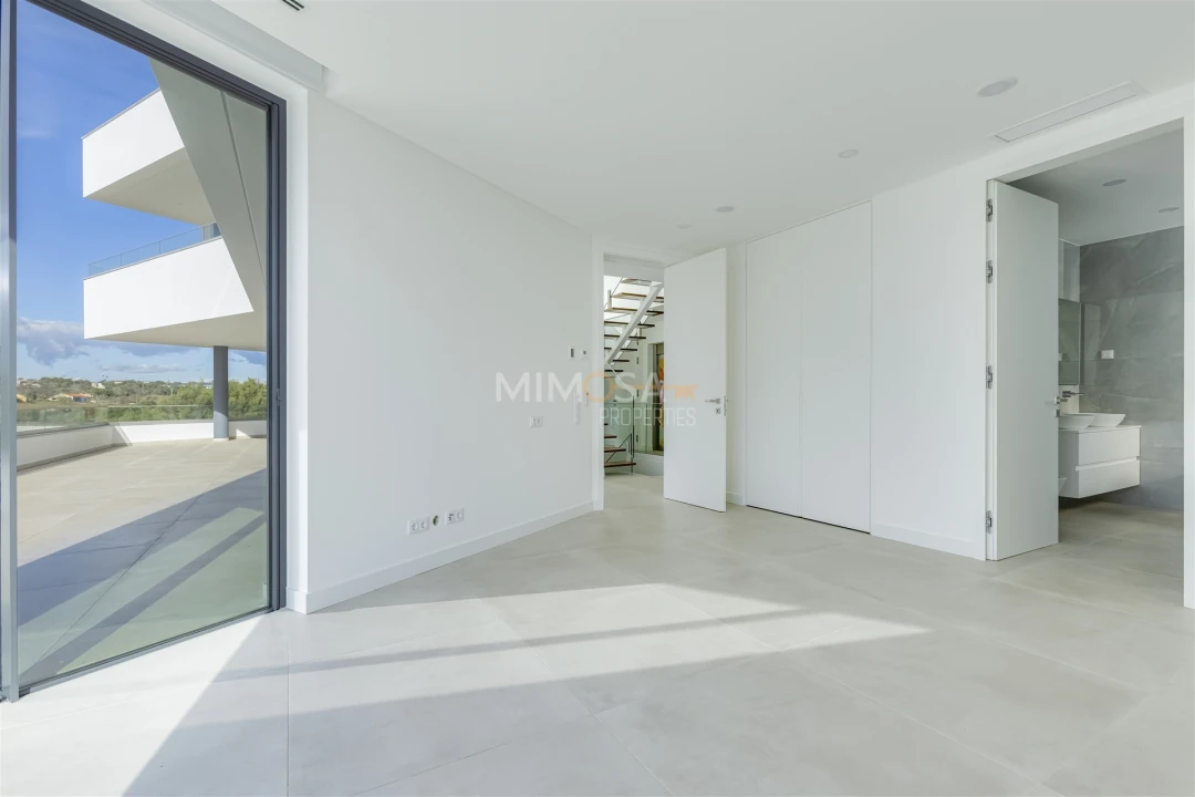 Moradia T5 para Venda em Lagos (São Sebastião e Santa Maria) Foto 24