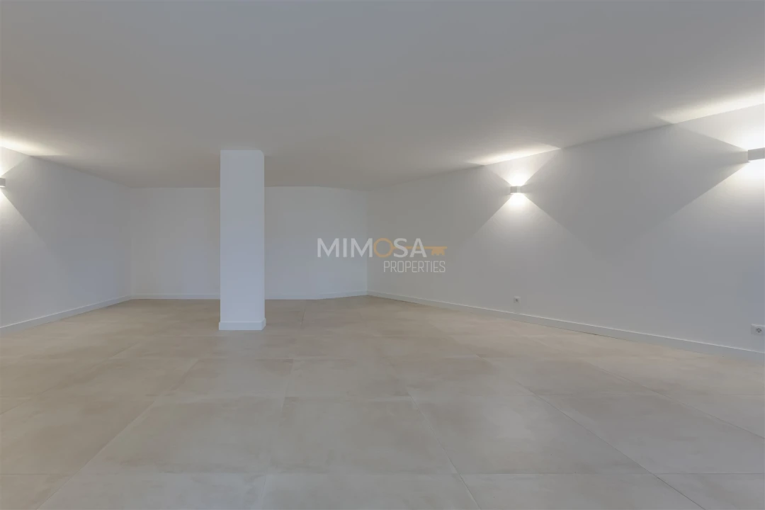 Moradia T5 para Venda em Lagos (São Sebastião e Santa Maria) Foto 15