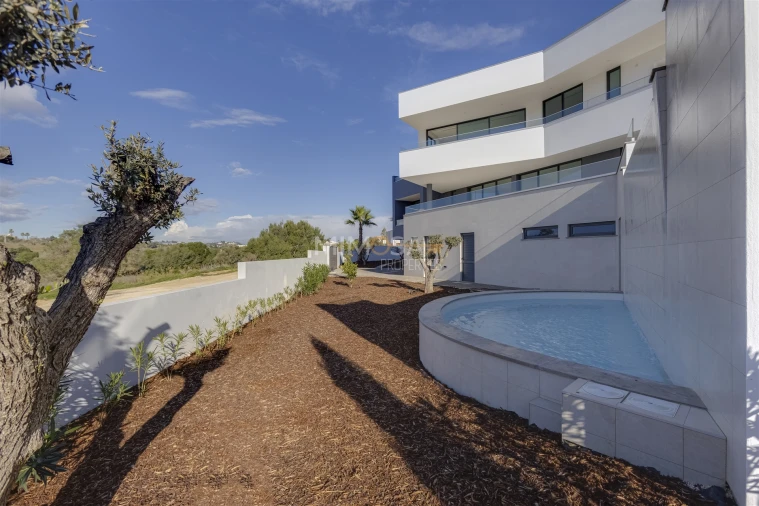 Moradia T5 para Venda em Lagos (São Sebastião e Santa Maria) Foto 9