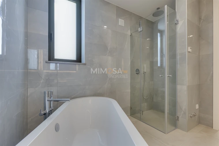 Moradia T5 para Venda em Lagos (São Sebastião e Santa Maria) Foto 27