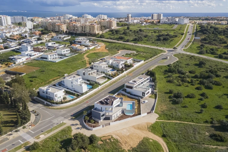 Moradia T5 para Venda em Lagos (São Sebastião e Santa Maria) Foto 59