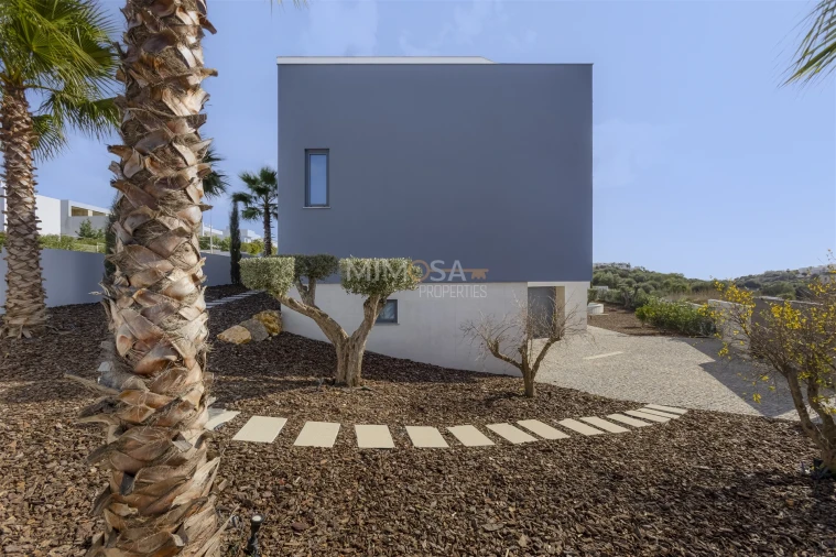 Moradia T5 para Venda em Lagos (São Sebastião e Santa Maria) Foto 5