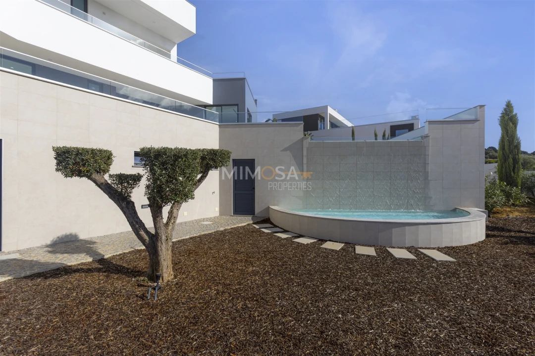 Moradia T5 para Venda em Lagos (São Sebastião e Santa Maria) Foto 8