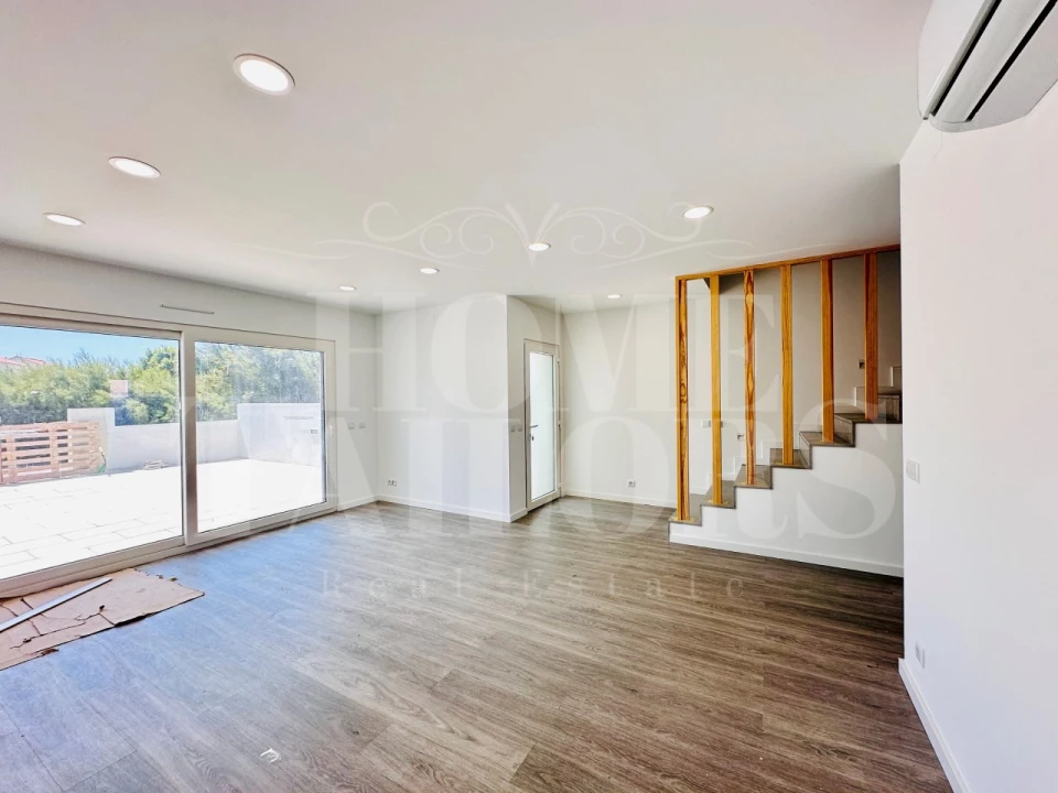 Moradia T3 para Venda em Encarnação Foto 15