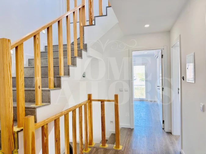 Moradia T3 para Venda em Encarnação Foto 23