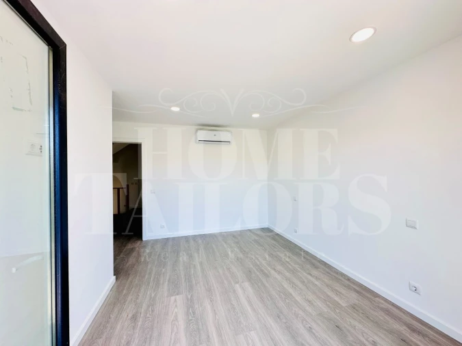 Moradia T3 para Venda em Encarnação Foto 27