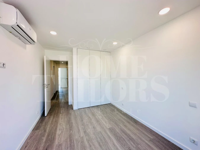 Moradia T3 para Venda em Encarnação Foto 10