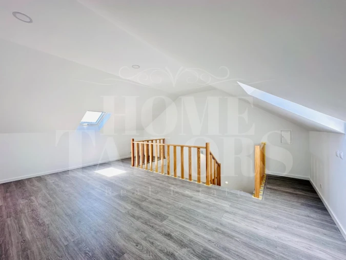 Moradia T3 para Venda em Encarnação Foto 31