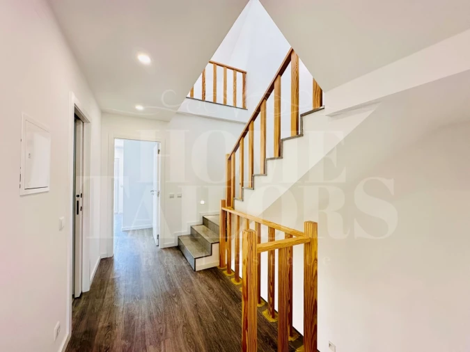 Moradia T3 para Venda em Encarnação Foto 29