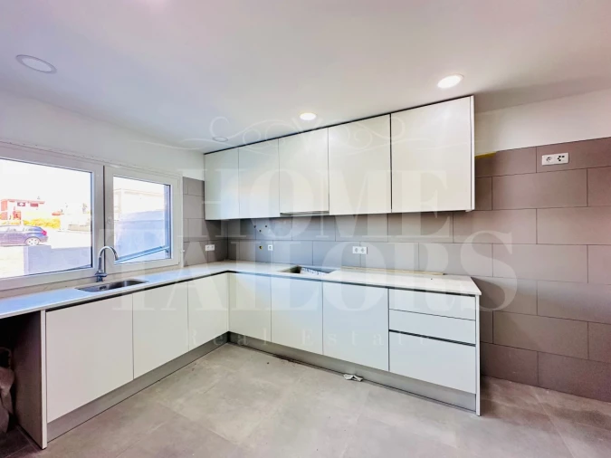 Moradia T3 para Venda em Encarnação Foto 6