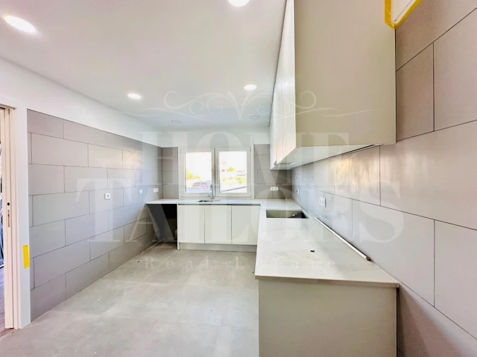 Moradia T3 para Venda em Encarnação Foto 20