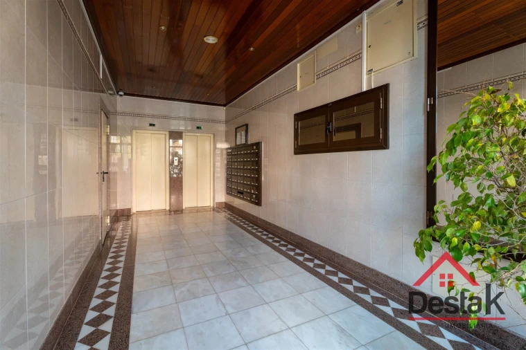 Apartamento T3 para Venda em Cacém e São Marcos Foto 25