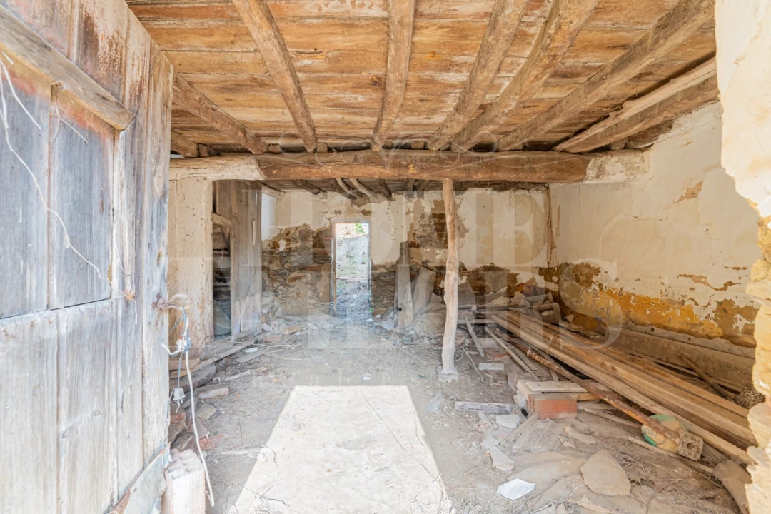 Moradia T2 para Venda em Santo Quintino Foto 3