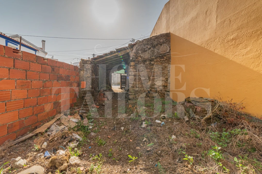 Moradia T2 para Venda em Santo Quintino Foto 8