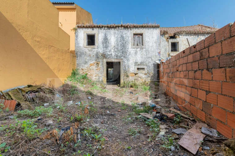 Moradia T2 para Venda em Santo Quintino Foto 1