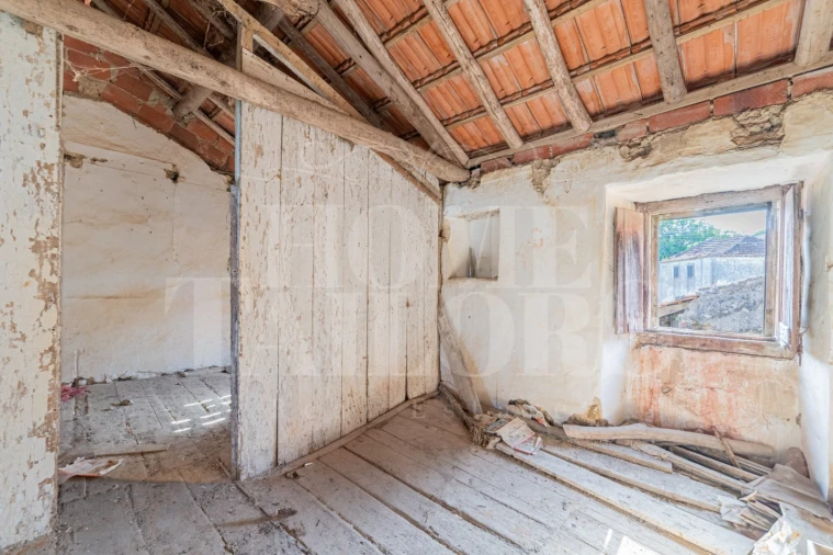 Moradia T2 para Venda em Santo Quintino Foto 6