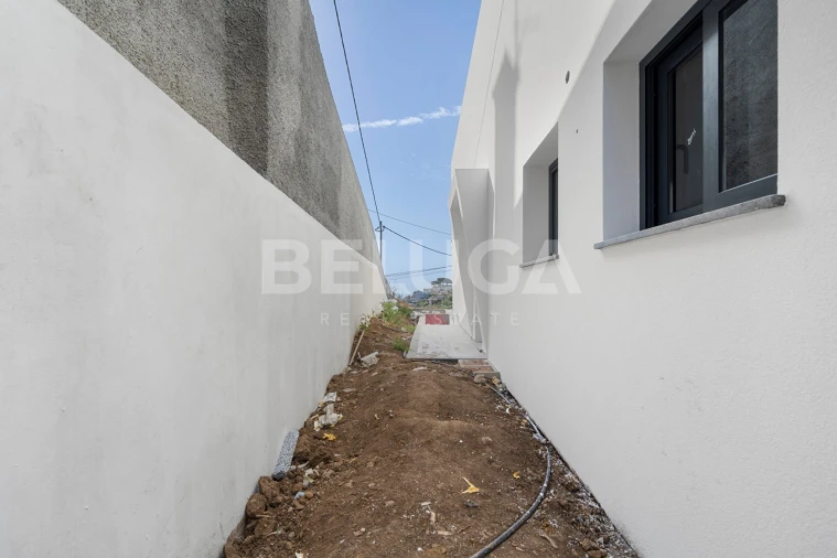 Moradia T3 para Venda em Santo Antonio Foto 16