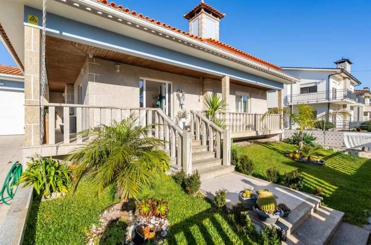 Moradia T4 para Venda em Apúlia e Fão Foto 2