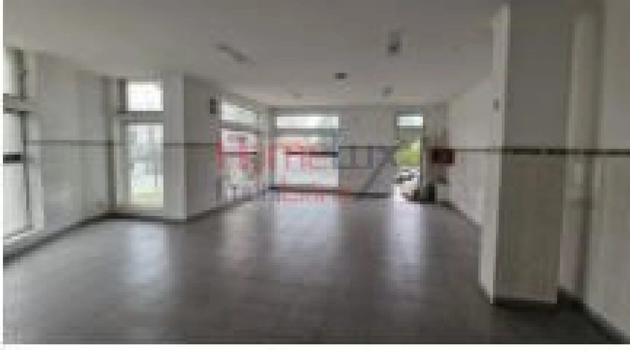 Loja para Venda em Mafamude e Vilar do Paraíso Foto 2