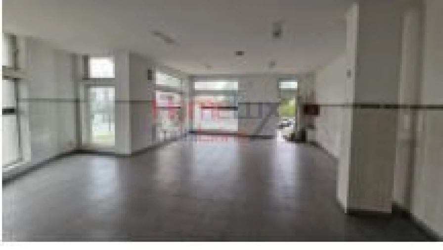 Loja para Venda em Mafamude e Vilar do Paraíso Foto 2