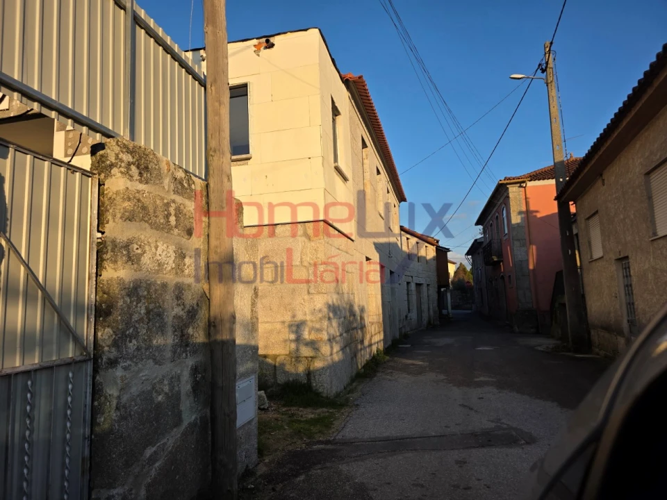 Moradia T4 para Venda em Silgueiros Foto 3