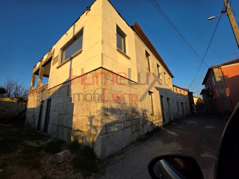 Moradia T4 para Venda em Silgueiros Foto 4