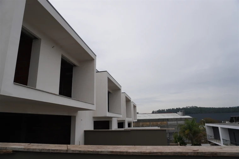 Moradia T3 para Venda em Rio Covo (Santa Eugenia) Foto 4