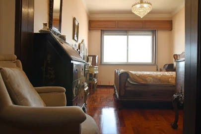 Apartamento T5 para Arrendamento em Bonfim
