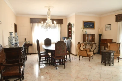 Apartamento T5 para Arrendamento em Bonfim