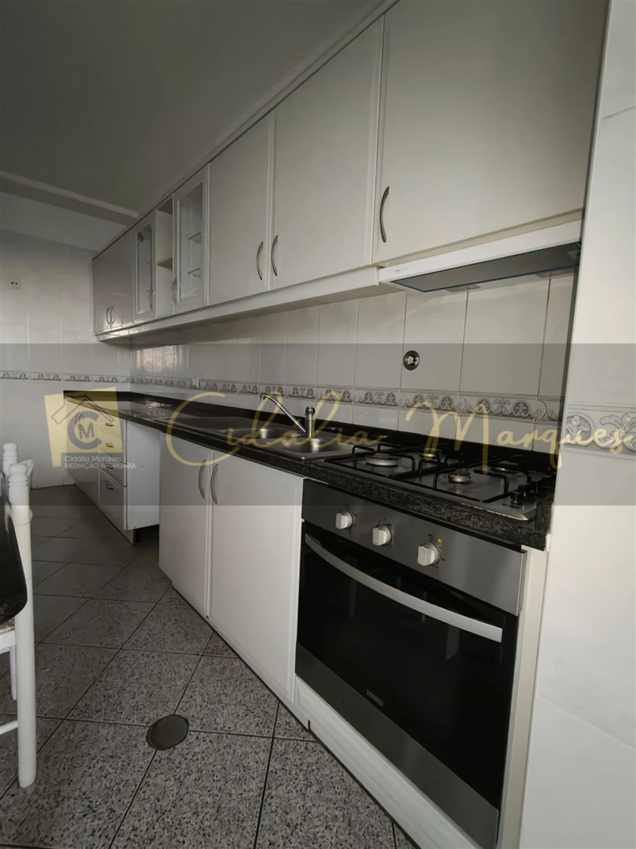 Apartamento T4 para Venda em Viseu Foto 6