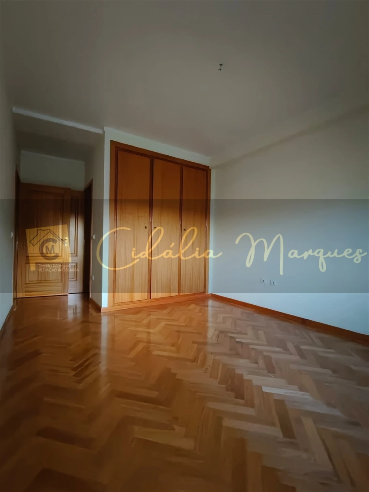 Apartamento T4 para Venda em Viseu Foto 13