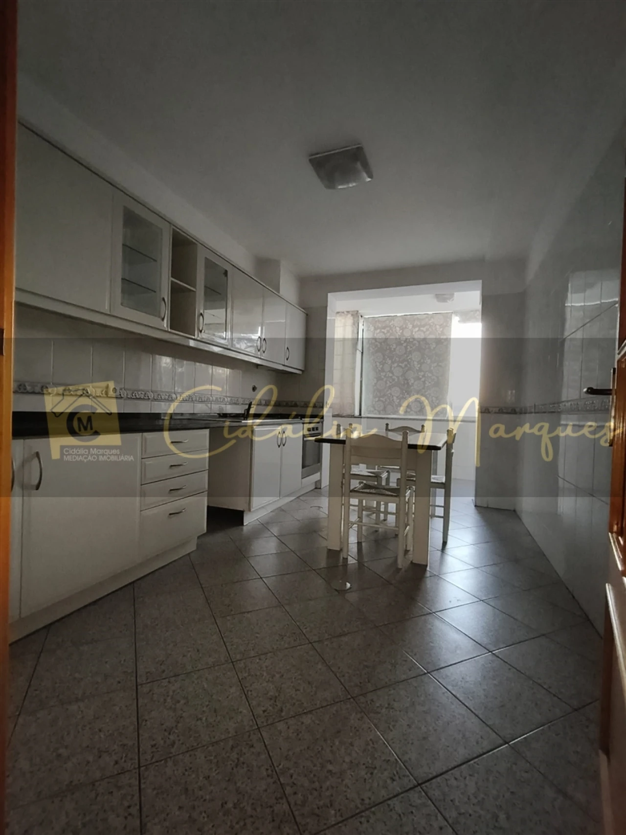 Apartamento T4 para Venda em Viseu Foto 5