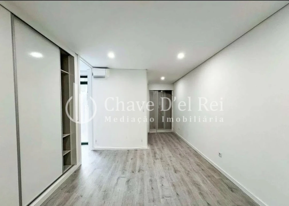 Apartamento T1 para Venda em Repeses e São Salvador Foto 4