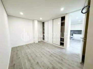 Apartamento T1 para Venda em Repeses e São Salvador