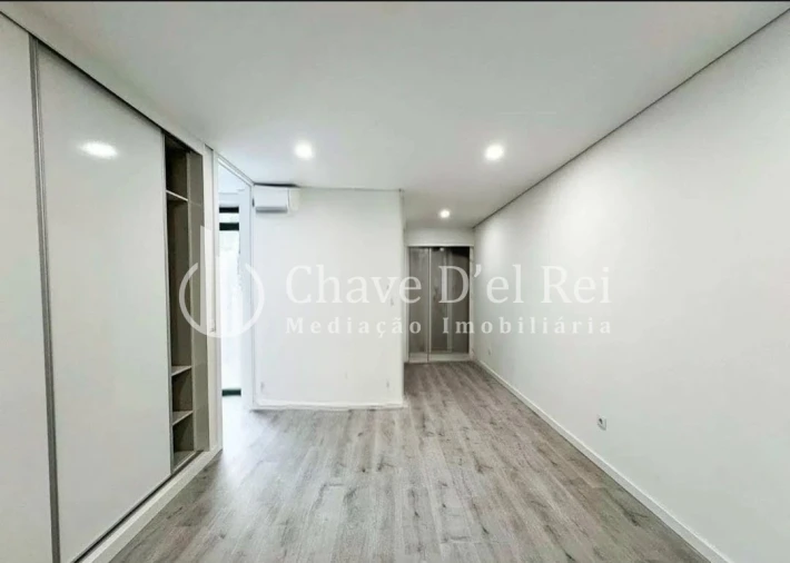 Apartamento T1 para Venda em Repeses e São Salvador Foto 4
