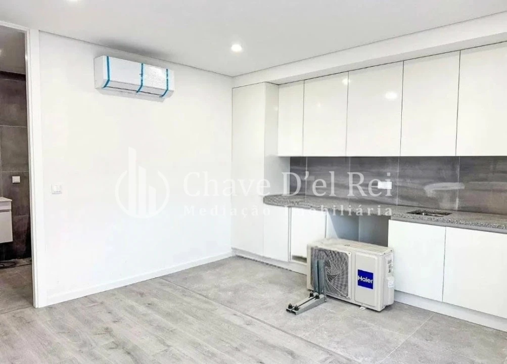 Apartamento T1 para Venda em Repeses e São Salvador Foto 1