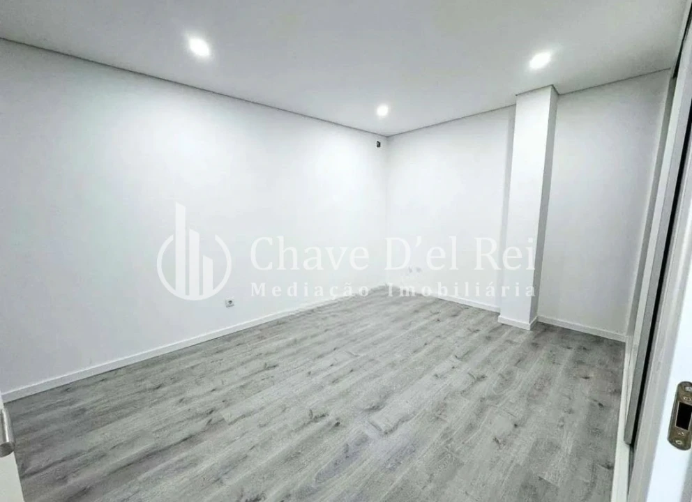 Apartamento T1 para Venda em Repeses e São Salvador Foto 6