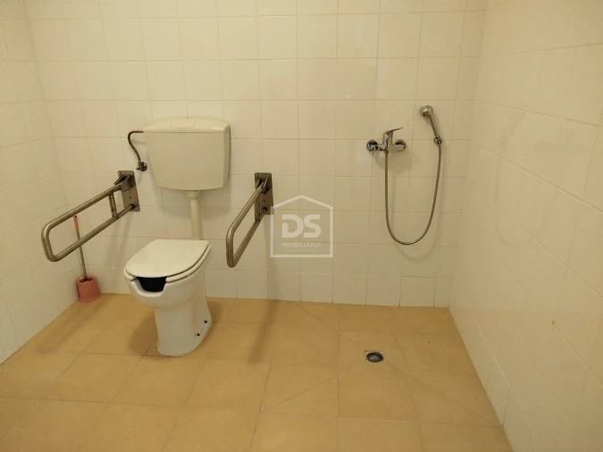 Loja para Venda em Viseu Foto 32