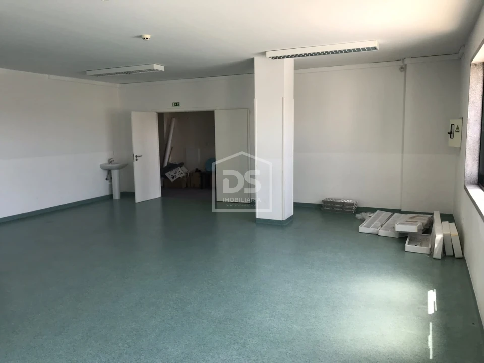 Loja para Venda em Viseu Foto 7