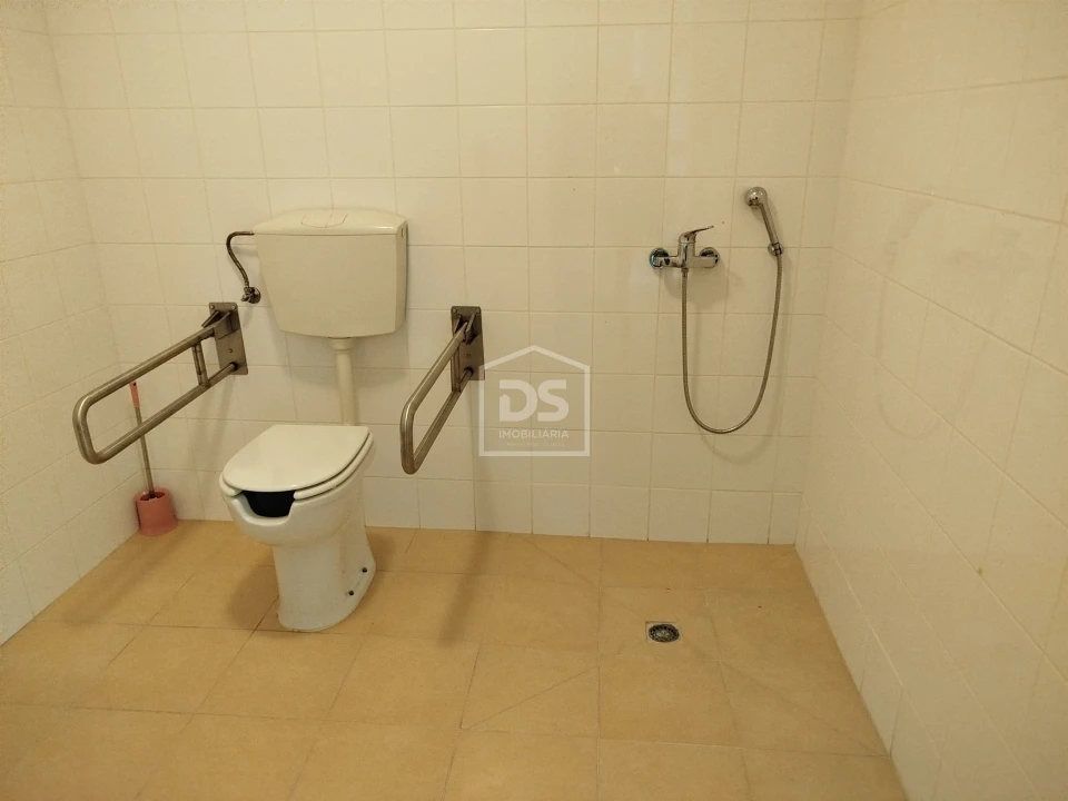 Loja para Venda em Viseu Foto 32