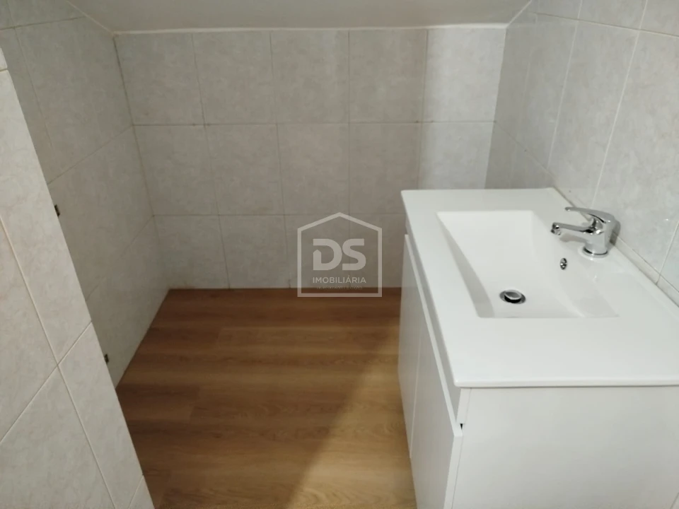 Apartamento T1 para Arrendamento em Viseu Foto 7