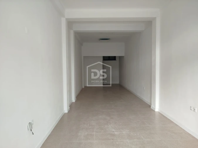Loja para Arrendamento em Currelos, Papízios e Sobral Foto 3