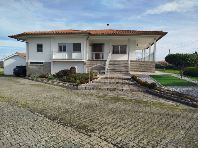 Moradia T4 para Venda em Tourais e Lajes Foto 26