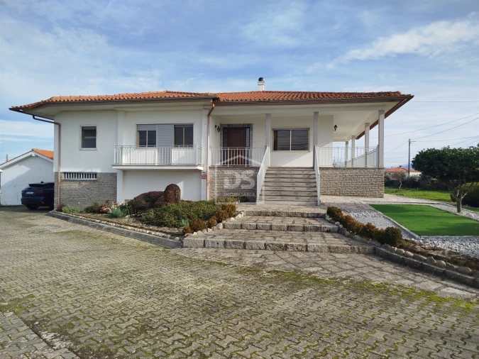 Moradia T4 para Venda em Tourais e Lajes Foto 24