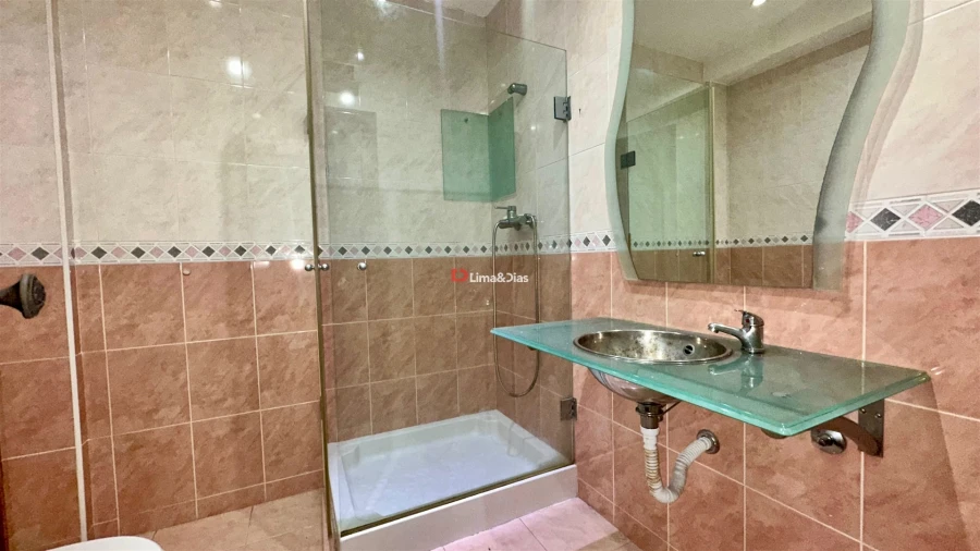 Apartamento T6 para Venda em Santa Marinha e São Pedro da Afurada Foto 21