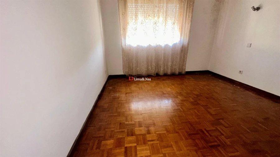 Apartamento T6 para Venda em Santa Marinha e São Pedro da Afurada Foto 6