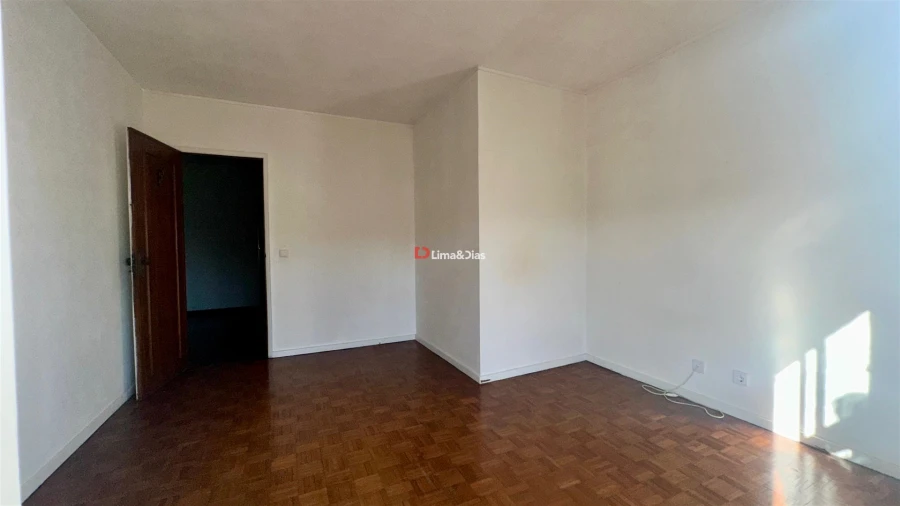 Apartamento T6 para Venda em Santa Marinha e São Pedro da Afurada Foto 19