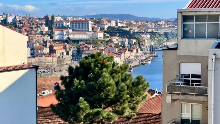 Apartamento T6 para Venda em Santa Marinha e São Pedro da Afurada Foto 2