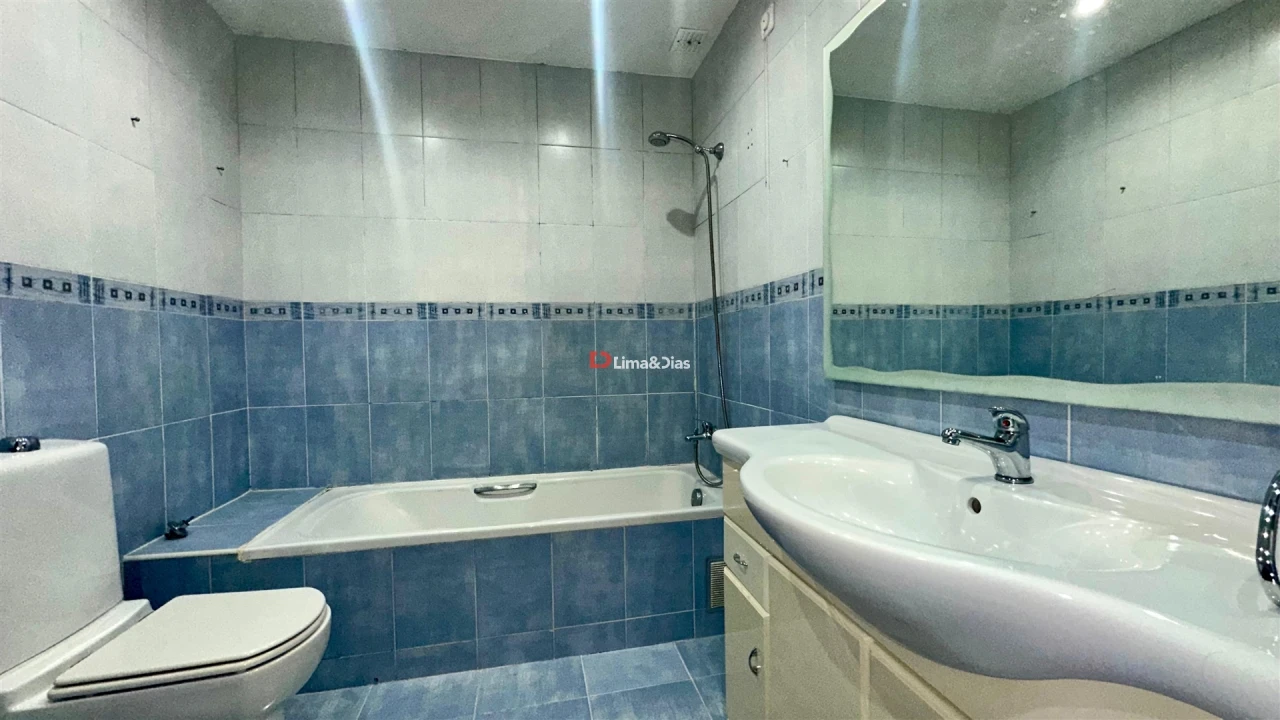 Apartamento T6 para Venda em Santa Marinha e São Pedro da Afurada Foto 9