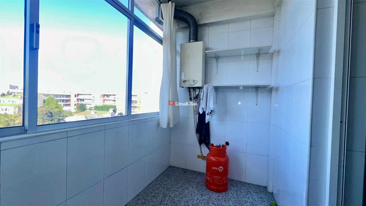 Apartamento T6 para Venda em Santa Marinha e São Pedro da Afurada Foto 13